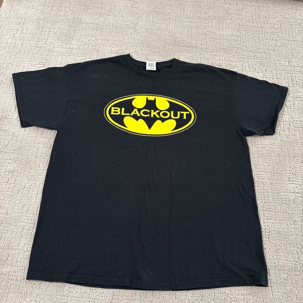 Mens Batman Blackout,The Dark Night. t shirt. Size XL